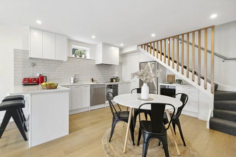 Photo of property in 27 Princess Terrace, Newtown, Wellington, 6021