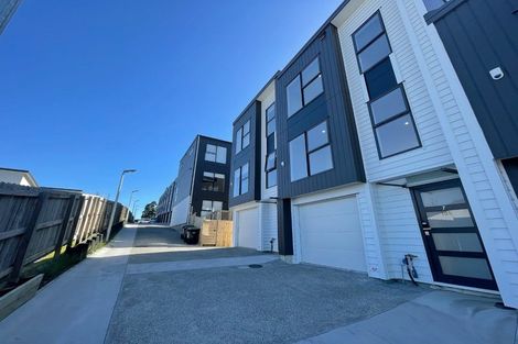 Photo of property in 7/105 Hobsonville Road, West Harbour, Auckland, 0618
