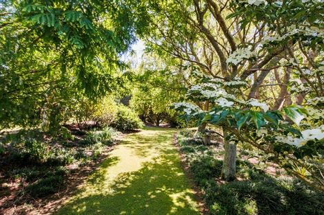 Photo of property in 126 Turitea Road, Fitzherbert, Palmerston North, 4472