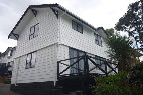 Photo of property in 2/20 Girrahween Drive, Totara Vale, Auckland, 0629