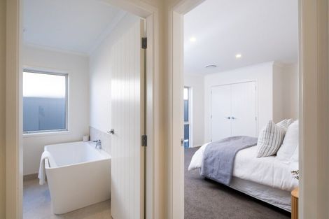 Photo of property in 76 Pelorus Avenue, Poraiti, Napier, 4112