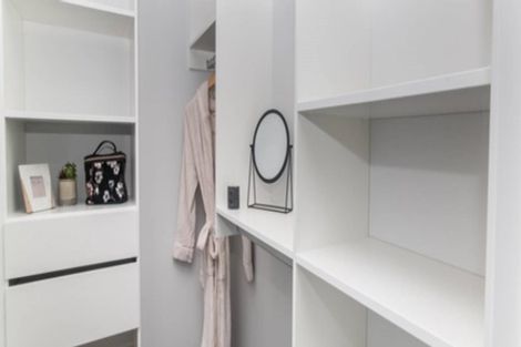 Photo of property in 15 Vogwill Road, Kumeu, 0810