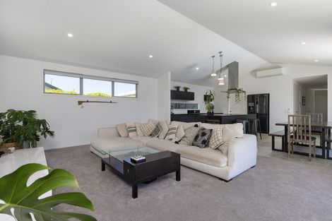 Photo of property in 27 Hiria Crescent, Papamoa Beach, Papamoa, 3118