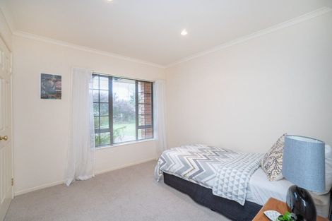 Photo of property in 143 Summerhill Drive, Fitzherbert, Palmerston North, 4410