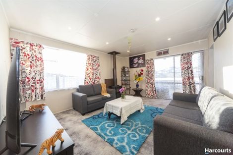 Photo of property in 5 Chatsworth Place, Highbury, Palmerston North, 4412
