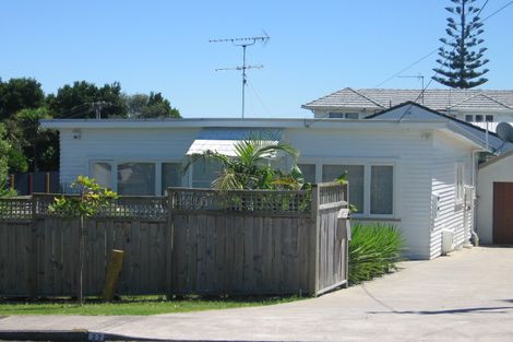 Photo of property in 1/27 Stanley Avenue, Milford, Auckland, 0620