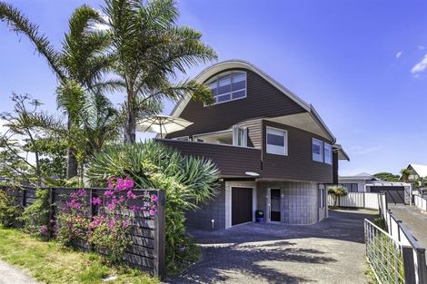 Photo of property in 306 Ocean Road, Whangamata, 3620