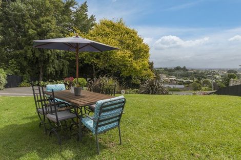 Photo of property in 25 Waikite Road, Welcome Bay, Tauranga, 3112