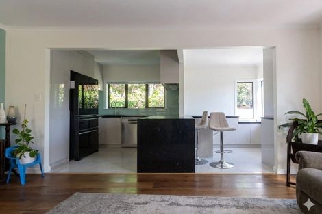 Photo of property in 20 Godley Road, Green Bay, Auckland, 0604