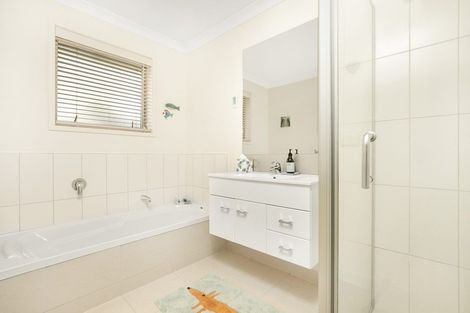 Photo of property in 14 Stranraer Crescent, Wattle Downs, Auckland, 2103