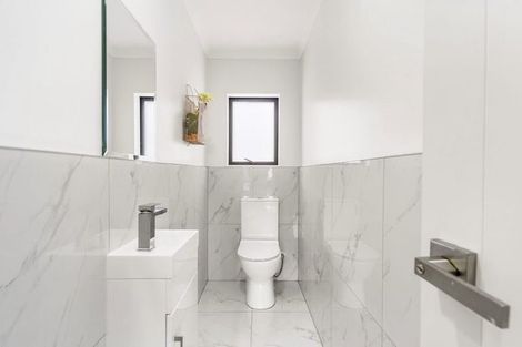 Photo of property in 33 Koroheke Road, Takanini, 2110