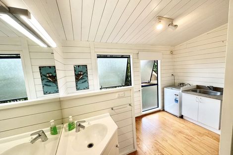 Photo of property in 98 Hadfield Street, Beach Haven, Auckland, 0626