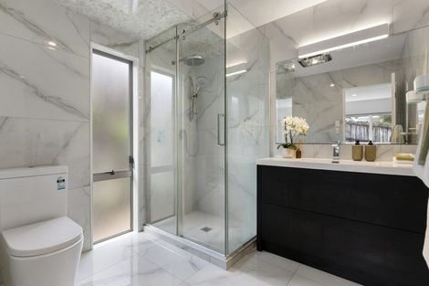 Photo of property in 24 Kenmure Avenue, Forrest Hill, Auckland, 0620