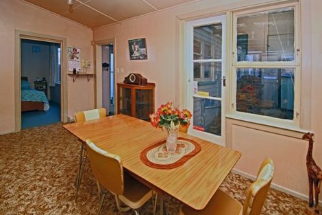 Photo of property in 25 Milton Road, Bluff Hill, Napier, 4110