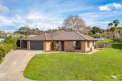 Photo of property in 5 Gavinike Place, Waimauku, 0812