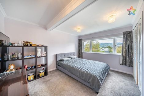 Photo of property in 27 Wyndrum Avenue, Waterloo, Lower Hutt, 5011