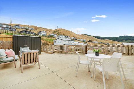 Photo of property in 127 Amesbury Drive, Churton Park, Wellington, 6037