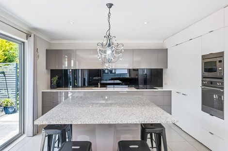 Photo of property in 185 Te Moana Road, Waikanae, 5036