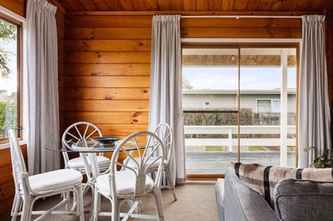 Photo of property in 15 Root Street, Gisborne, 4010
