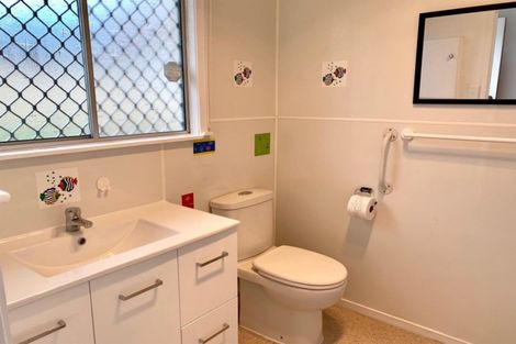 Photo of property in 3/80 West Coast Road, Glen Eden, Auckland, 0602