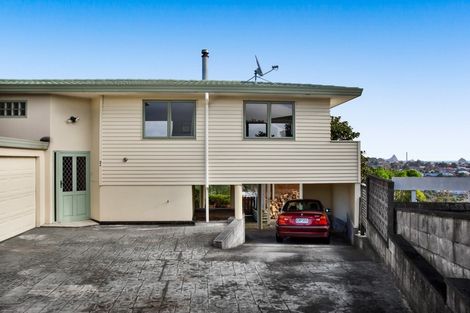 Photo of property in 3a Hillcrest Street, Glen Avon, New Plymouth, 4312