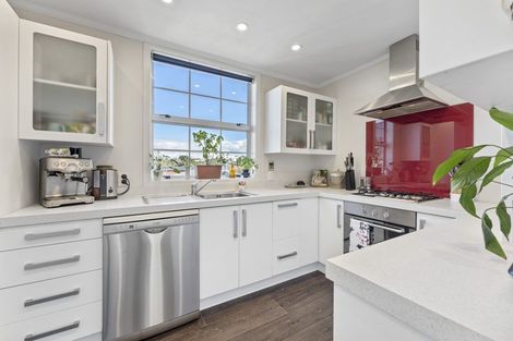 Photo of property in 37 Essex Street, Vogeltown, New Plymouth, 4310