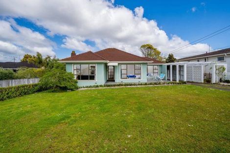 Photo of property in 46 Bleakhouse Road, Howick, Auckland, 2014
