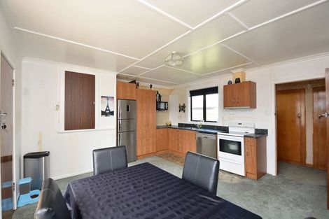 Photo of property in 58 Kilmarnock Street, Wallacetown, 9816