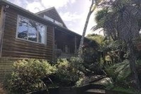Photo of property in 36 Rimu Road, Oratia, Auckland, 0604