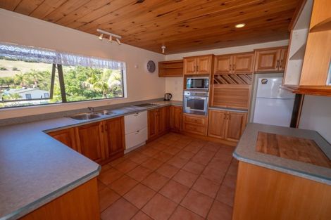 Photo of property in 33 Stratford Drive, Cable Bay, 0420