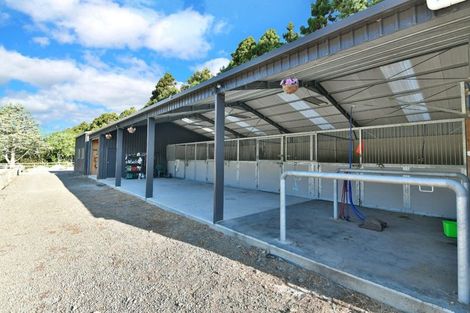 Photo of property in 30 Moontide Road, Kumeu, 0892