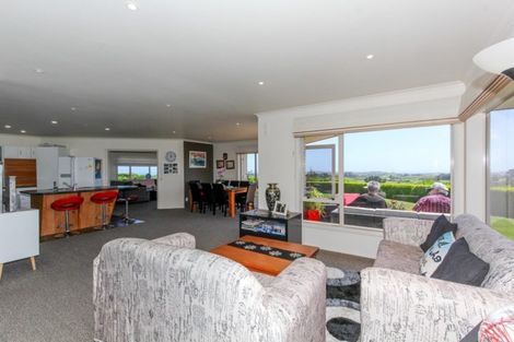 Photo of property in 171 Sealy Road, Omata, New Plymouth, 4374