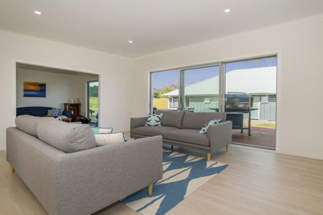 Photo of property in 28 Navigation Drive, Cooks Beach, Whitianga, 3591