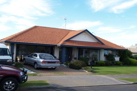Photo of property in 1/1 Amadeus Place, Northpark, Auckland, 2013