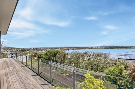 Photo of property in 31 Cannon Hill Crescent, Mount Pleasant, Christchurch, 8081