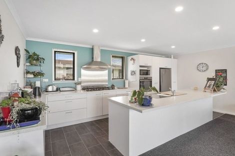 Photo of property in 27 Matenga Street, Waikanae, 5036