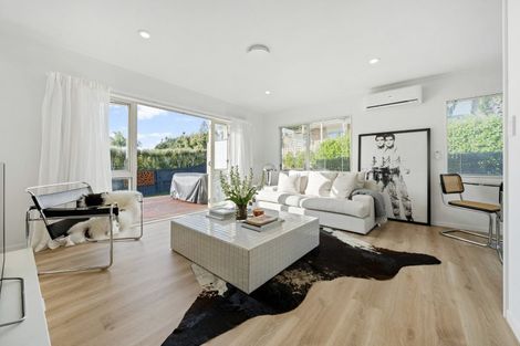 Photo of property in 18 Ian Marwick Place, Birkenhead, Auckland, 0626