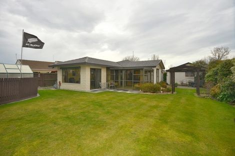 Photo of property in 42 Karnak Crescent, Russley, Christchurch, 8042
