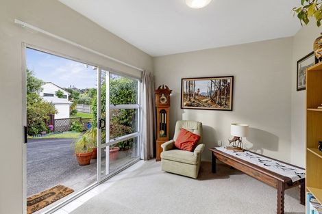 Photo of property in 2/4 Celina Place, Browns Bay, Auckland, 0630