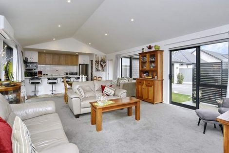 Photo of property in 6 Winterslow Lane, Rangiora, 7400