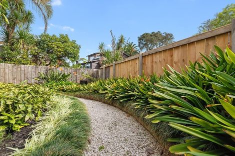 Photo of property in 2/68 Heathcote Road, Castor Bay, Auckland, 0620
