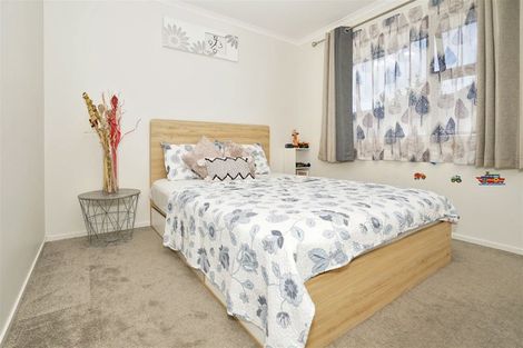 Photo of property in 2 Faber Place, Rototuna North, Hamilton, 3210