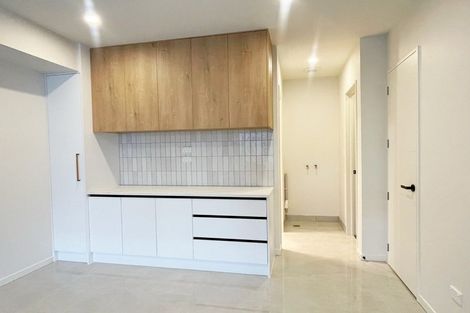 Photo of property in 3 Heketara Way, Massey, Auckland, 0614