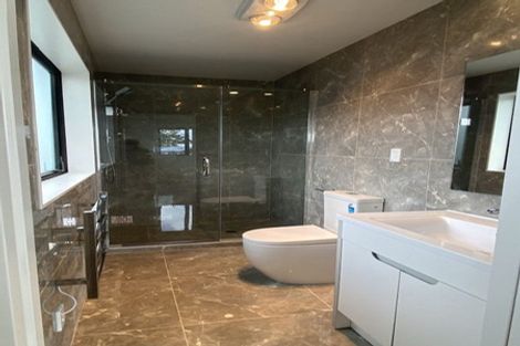 Photo of property in 9a Edwards Avenue, Henderson, Auckland, 0610