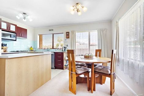 Photo of property in 2/9 Clayburn Road, Glen Eden, Auckland, 0602