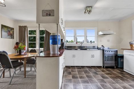 Photo of property in 6 Pembroke Street, Westown, New Plymouth, 4310