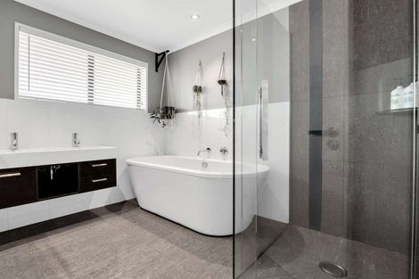 Photo of property in 44 Tulip Drive, Cambridge, 3434