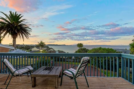 Photo of property in 30 Upper Chelverton Drive, Red Beach, 0932