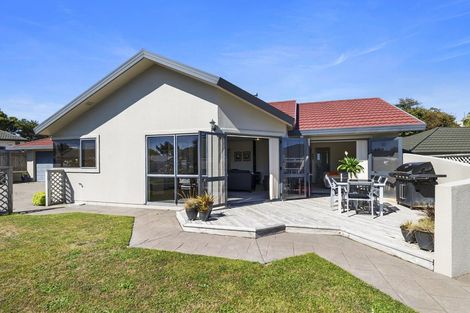 Photo of property in 26 Ashmore Drive, Frankleigh Park, New Plymouth, 4310