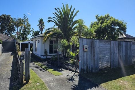 Photo of property in 43 Ngatai Road, Otumoetai, Tauranga, 3110